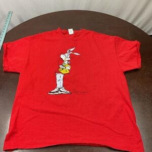 Gildan Red Crew Neck T-Shirt with Subtle Graphic